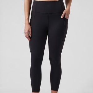 ATHLETA Leggings size SMALL TALL, Salutation Cargo 7/8 tight NWOT